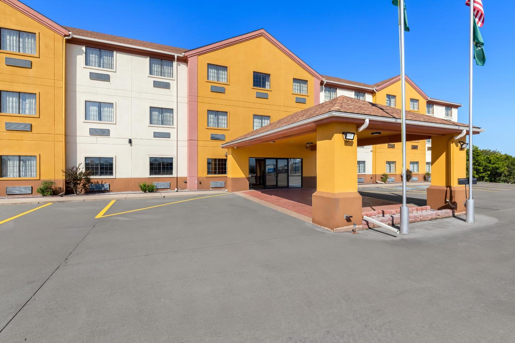 Quality Inn & Suites Mcalester Exterior foto